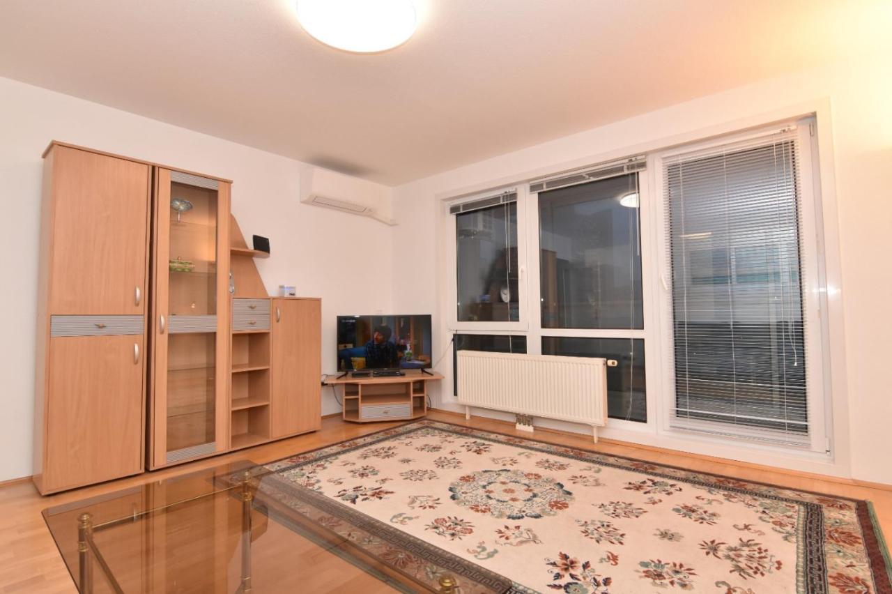 Modern Apartment At Vic Vienna Exterior photo